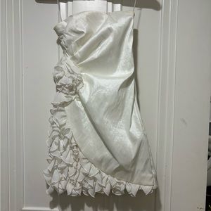 Short white  strapless teeze me dress with ruffle, size 3